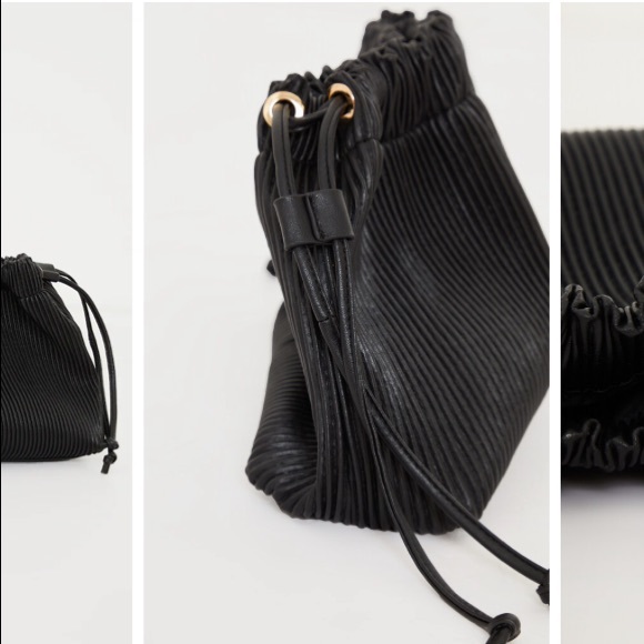 PrettyLittleThing Black Pleated Oversized Clutch Bag NWT - Picture 3 of 5